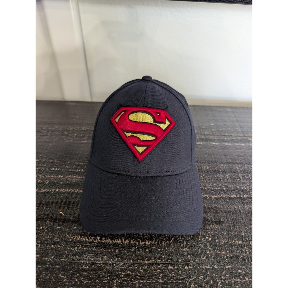 New Era Superman Shield Navy Flex Fitted Baseball Cap Hat Men's Small/Medium - Picture 1 of 5